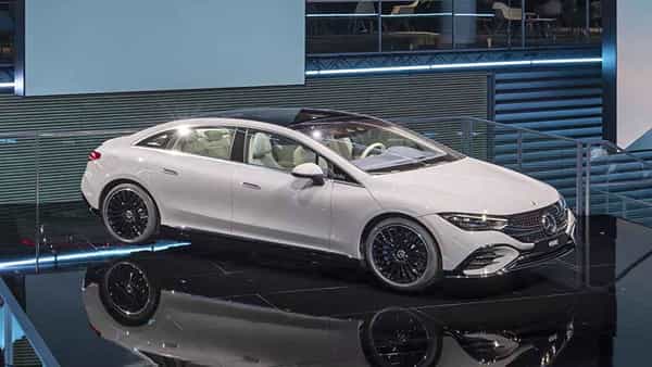 Mercedes Benz: టెస్లాకు పోటీగా మరో సరికొత్త ఎలక్ట్రిక్ కారు.. ఒక్కసారి చార్జింగ్తో 660 కిలో మీటర్లు