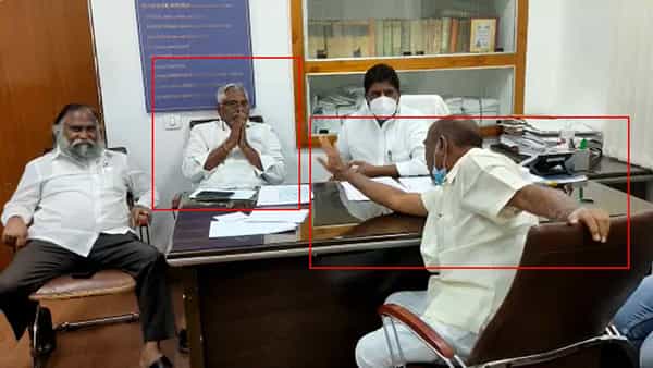JC vs MLC Jeevan: రాజకీయాలు మాట్లాడాలంటే బయటే చూసుకోవాలి.. జేసీకి క్లాస్ పీకిన ఎమ్మెల్సీ టి. జీవన్రెడ్డి..