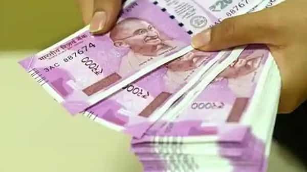 Andhra Pradesh: వారికి తెలియకుండానే అకౌంట్ల నుంచి మాయం అయిన నిధులు.. అసలేం జరుగుతోంది..