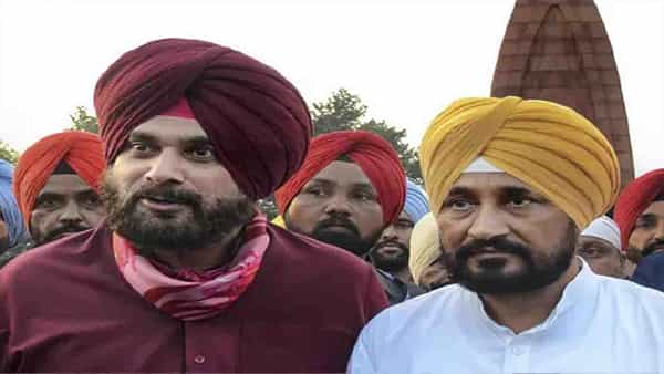 Punjab Politics: కాస్త మెత్తబడ్డ నవజ్యోత్ సింగ్ సిద్ధూ.. పీసీసీ చీఫ్ రాజీనామాపై పునరాలోచన!