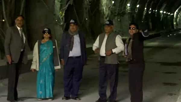 Nitin Gadkari J&K Visit LIVE: జోజిలా టన్నెల్ను వీలైనంత త్వరగా పూర్తి చేస్తాం: కేంద్ర మంత్రి నితిన్ గడ్కరీ..