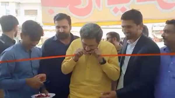 Viral Video: మంత్రిగారా మజాకా.. రిబ్బన్ ఇలా కూడా కట్ చేస్తారా?.. వీడియో చూస్తే నవ్వులే నవ్వులు..