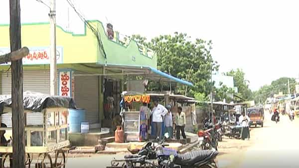 Variety Village: అదో వెరైటీ ఊరు. నడవడికలోనే కాదు, ఆఖరికి పెళ్లిళ్ల విషయంలో కూడా విచిత్ర కట్టుబాట్లు