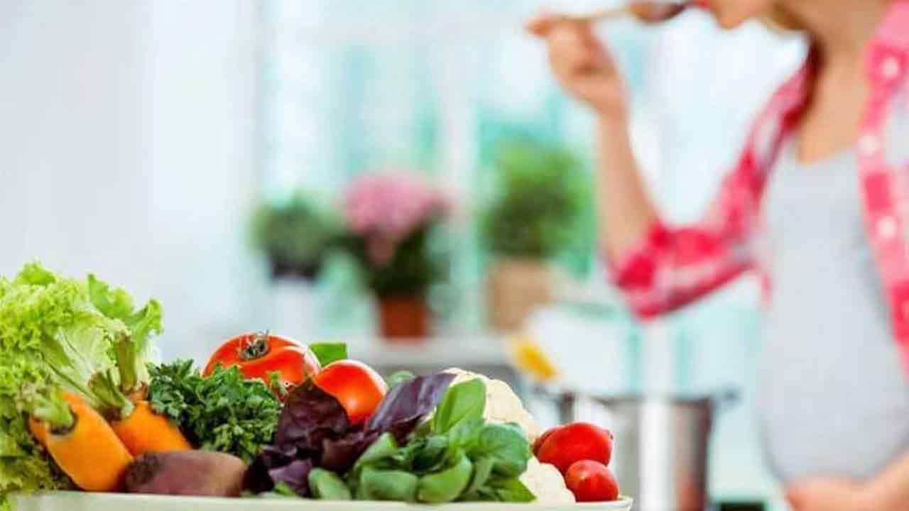 Post Pregnancy Diet: ప్రసవానంతరం ఎలాంటి ఆహారం తీసుకోవాలి.. ఎందులో పోషకాలు ఎక్కువ.. ఆయుర్వేదంలో ఏముంది..