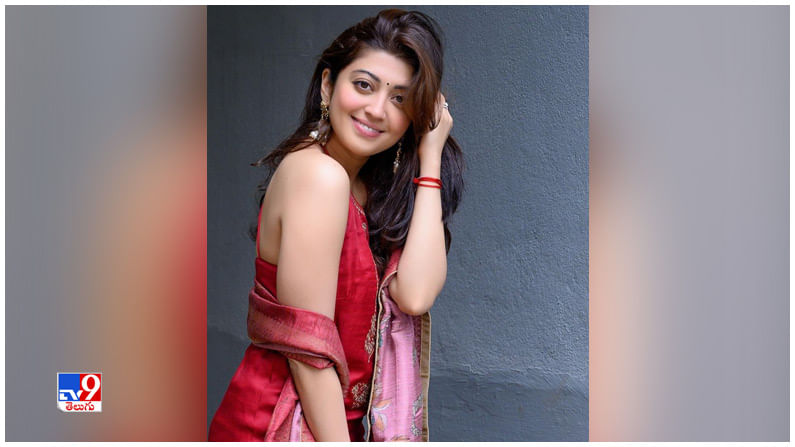 Pranitha New Photos. Credit by:Pranitha/Instagram