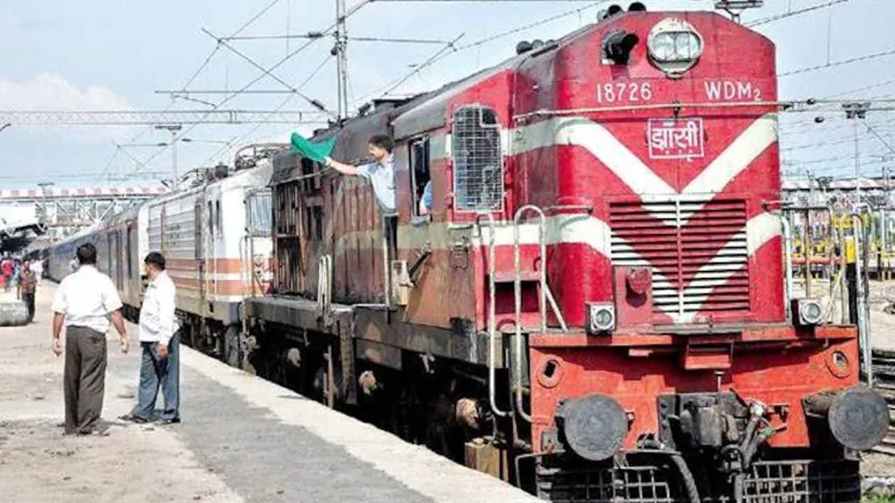 Indian Railways: రైల్వే ప్రయాణీకులకు శుభవార్త.. ఇకపై రిజర్వేషన్ లేకున్నా ప్రయాణించవచ్చు.!