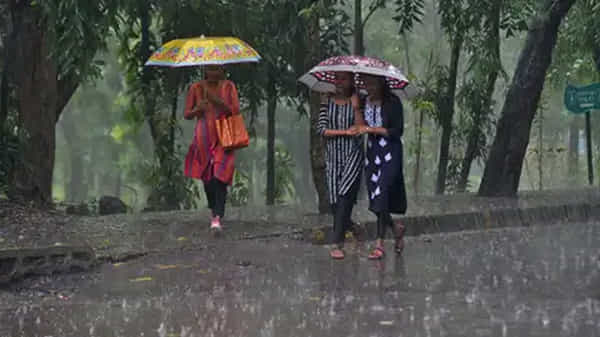 Rain Alert: ఏపీకి వర్ష సూచన.. మరో రెండు రోజులు ఆంధ్రాలో భారీ వర్షాలు.. ఆ జిల్లాలకు రెడ్ అలర్ట్..