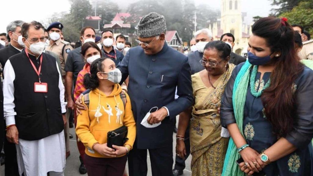 Ram Nath Kovind: ప్రజల మధ్యకు ప్రథమ పౌరుడు.. ప్రకృతి అందాలను ఆస్వాదిస్తూ.. ఫొటోలు దిగుతూ రాష్ట్రపతి సందడి.. Ram Nath Kovind: ప్రజల మధ్యకు ప్రథమ పౌరుడు.. ప్రకృతి అందాలను ఆస్వాదిస్తూ.. ఫొటోలు దిగుతూ రాష్ట్రపతి సందడి..