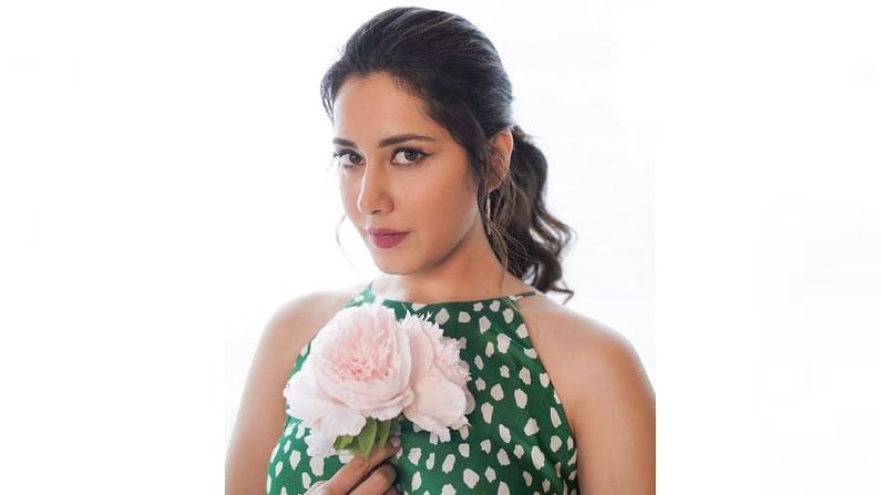 Rashi Khanna: అలాంటి వాడినే పెళ్లి చేసుకుంటానంటోన్న అందాల రాశీ.. మనసులో మాట బయట పెట్టిన ముద్దుగుమ్మ..