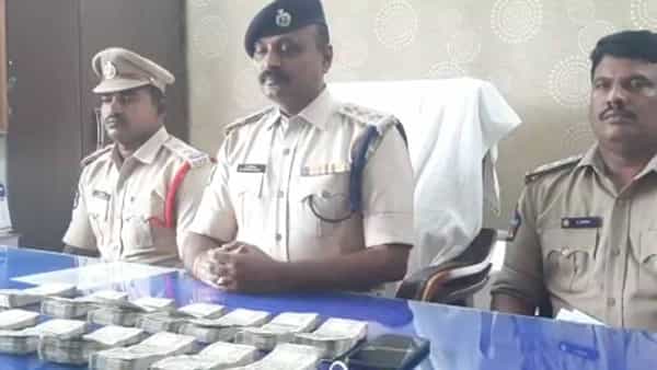 Andhra Pradesh: లారీ డ్రైవర్కు షాక్.. కళ్లముందే లక్షలు దోచుకెళ్లారు.. అసలు ట్విస్ట్ అప్పుడే మొదలైంది..