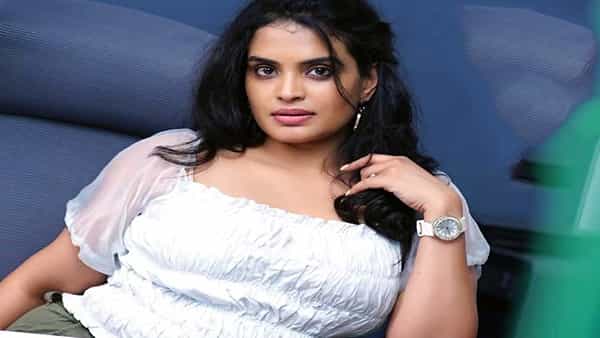 Bigg Boss 5 Telugu: ఏడేళ్ల రిలేషన్.. అతడి కోసం కెరీర్నే వదిలేశాను.. సరయు సంచలన వ్యాఖ్యలు..