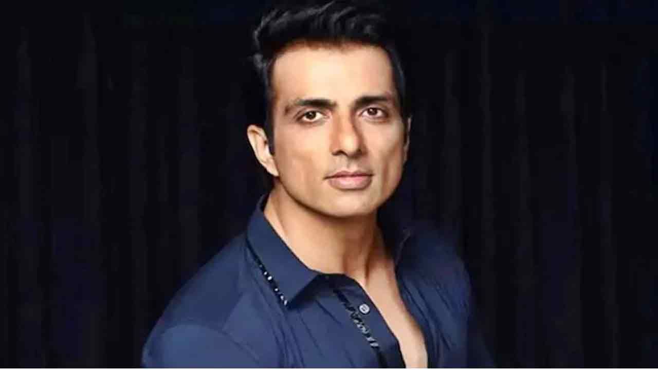 Sonu Sood: సోనూసూద్ నివాసంలో ఐటీ సోదాలు.. ఇల్లు, ఆఫీస్ సహా 6 చోట్ల తనిఖీలు