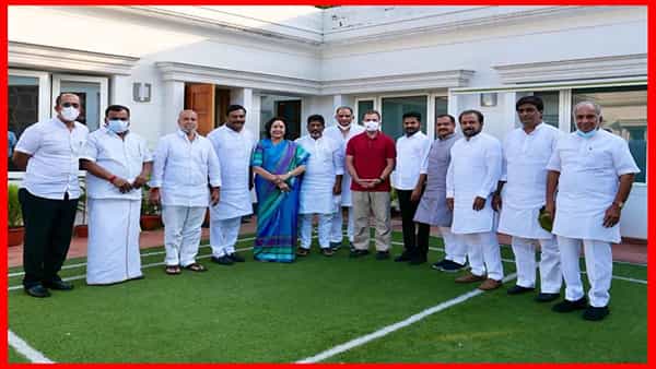 Revanth Reddy: ప్రధాని మోడీ - సీఎం కేసీఆర్ మధ్య ఫెవికాల్ బంధం.. పీసీసీ చీఫ్ రేవంత్ రెడ్డి ఆసక్తికర వ్యాఖ్యలు