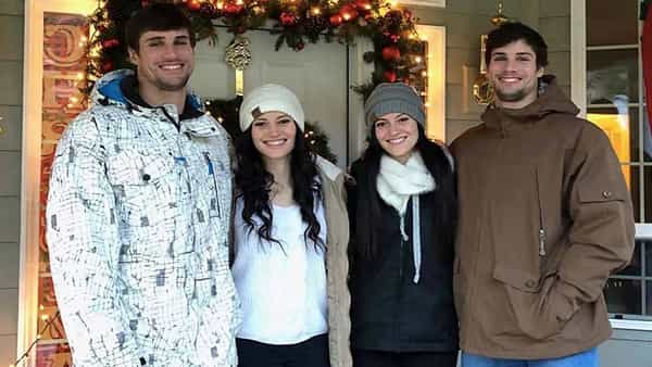Two Sets of Identical Twins: జీన్స్ మూవీని మించిన ప్రేమకథ.. కవల అక్కాచెల్లెళ్లను ప్రేమించిన కవల అన్నాదమ్ములు..