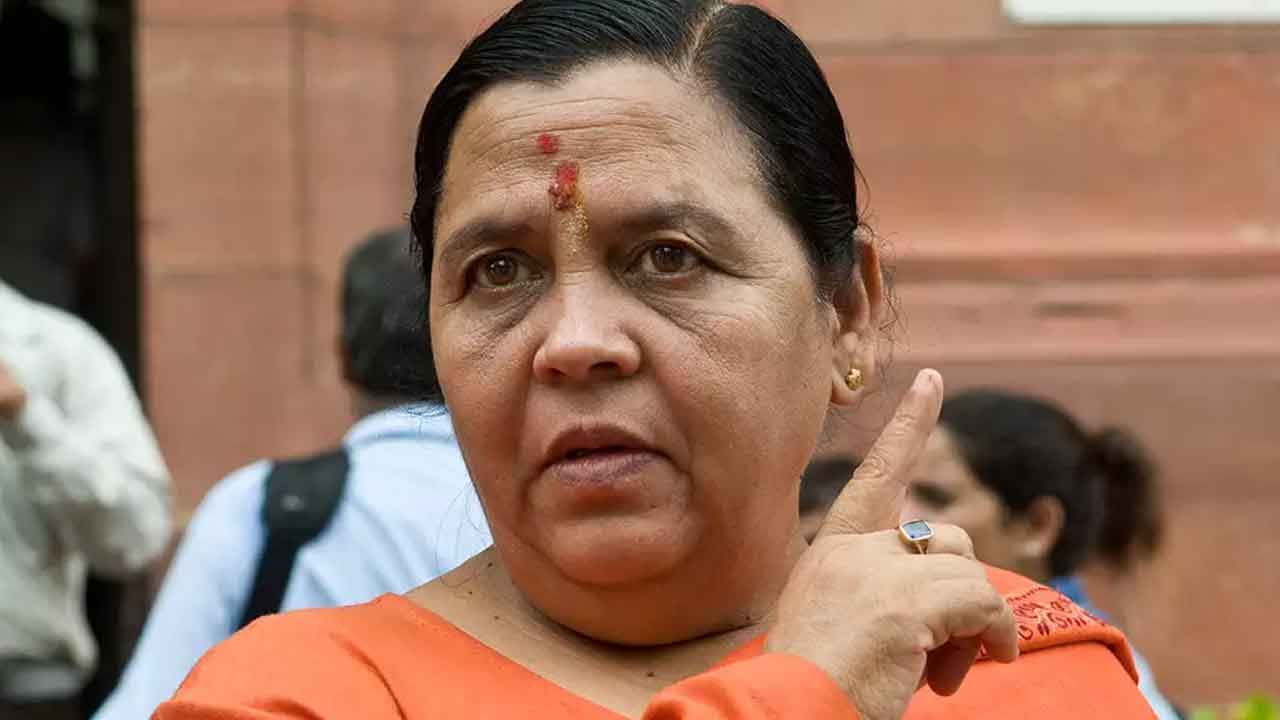 Uma Bharti: వాళ్లున్నది మా చెప్పులు తీసేందుకే.. ఫైర్‌బ్రాండ్‌ ఉమా భారతి సంచలన వ్యాఖ్యలు.. వీడియో వైరల్