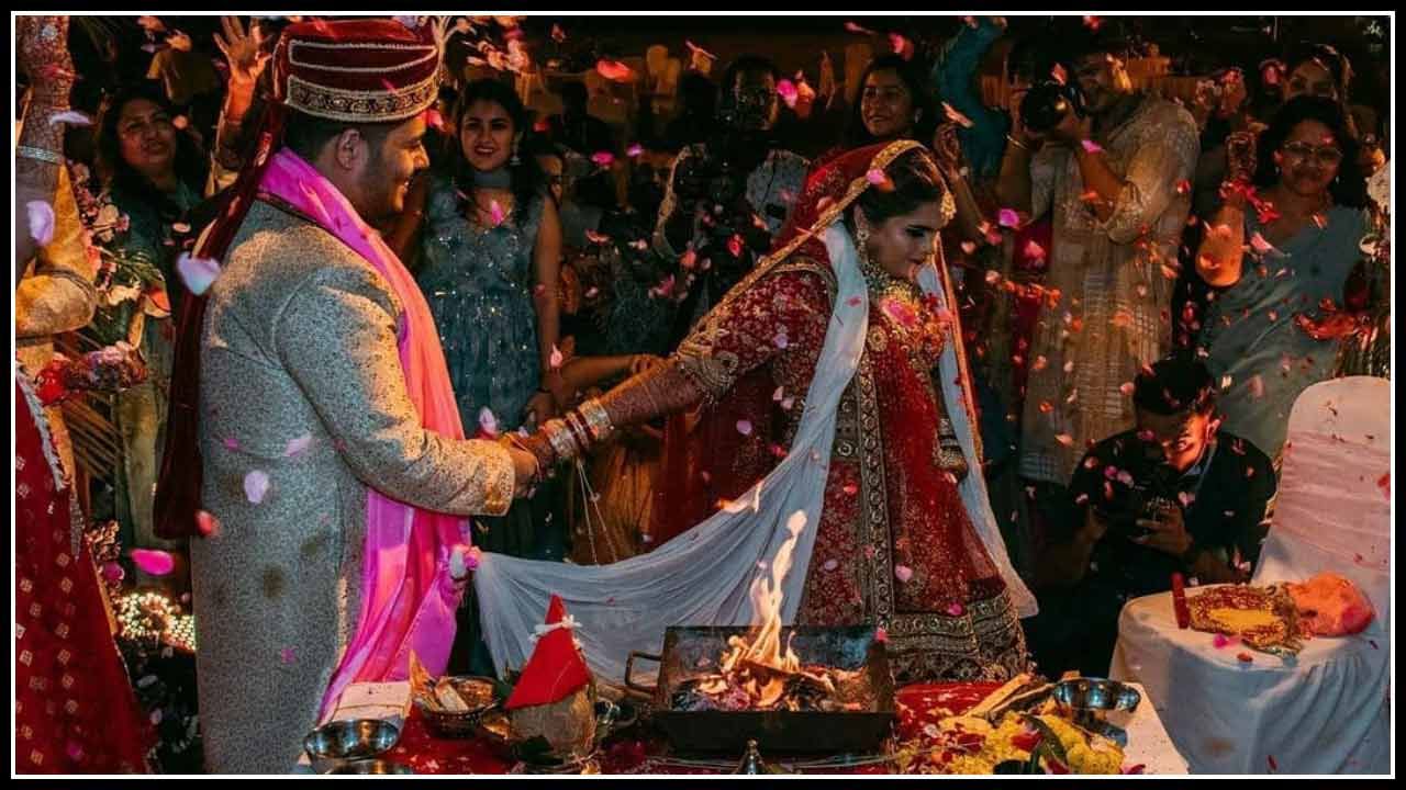 సోషల్ మీడియాలో వైరల్ అవుతున్న విద్యుల్లేఖ రామన్.. పెళ్లి ఫోటోలు..