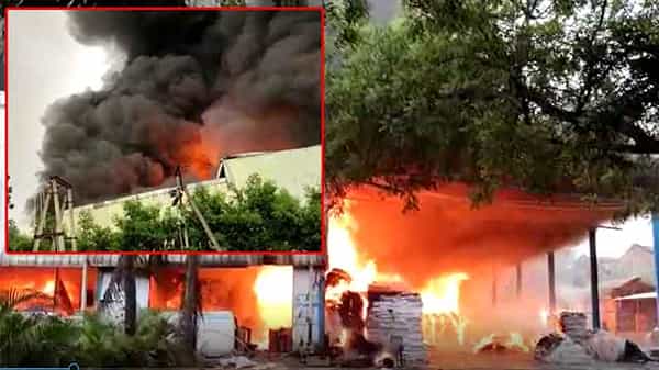 Vijayawada Fire Accident: కృష్ణాజిల్లా గన్నవరంలో భారీ అగ్నిప్రమాదం.. కాలిబూడిదైన విజయ పారిమిల్స్