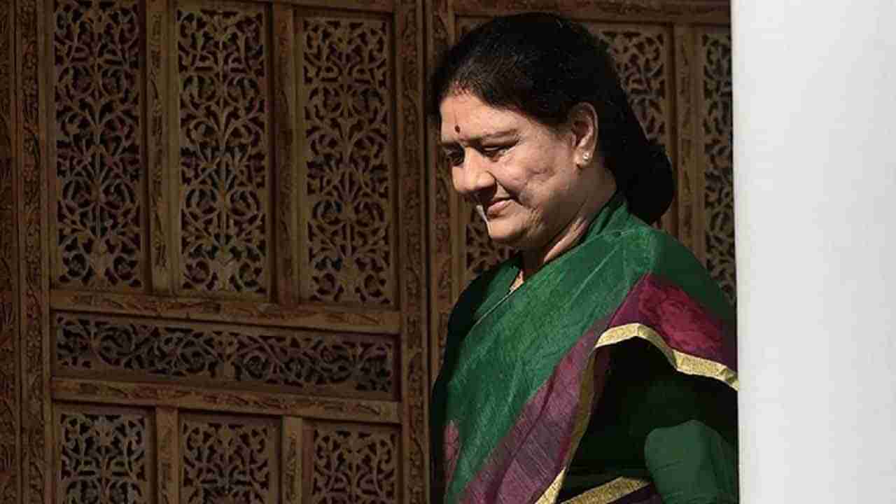 Sasikala Property: అన్నాడీఎంకే మాజీ నేత శశికళకు మరో షాక్.. రూ.100 కోట్ల ఆస్తులు జప్తు