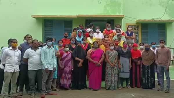 Chittoor District: చిత్తూరు జిల్లాలో సంచలనం.. 74 మంది వాలంటీర్ల మూకుమ్మడి రాజీనామా