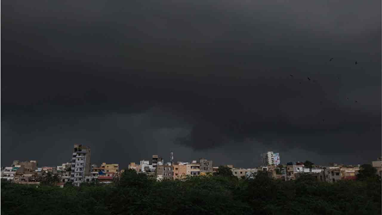 Weather Report: కేంద్రీకృతంగా వాయుగుండం.. రాగల మూడు రోజుల వరకూ ఆంధ్రప్రదేశ్ వాతావరణ వివరాలు