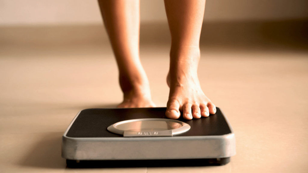 Weight Loss: బరువు తగ్గాలనుకుంటున్నారా.. అయితే రాత్రి పడుకునే ముందు ఈ పద్ధతులు పాటించండి. రిజల్ట్ ఉంటుంది.. Weight Loss: బరువు తగ్గాలనుకుంటున్నారా.. అయితే రాత్రి పడుకునే ముందు ఈ పద్ధతులు పాటించండి. రిజల్ట్ ఉంటుంది..