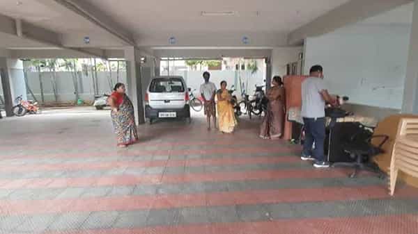 Crime News: పెళ్లి జరిగిన పది మాసాలకే మహిళ ఆత్మహత్య.. వీడియో కాల్లో భర్త చూస్తుండగానే..