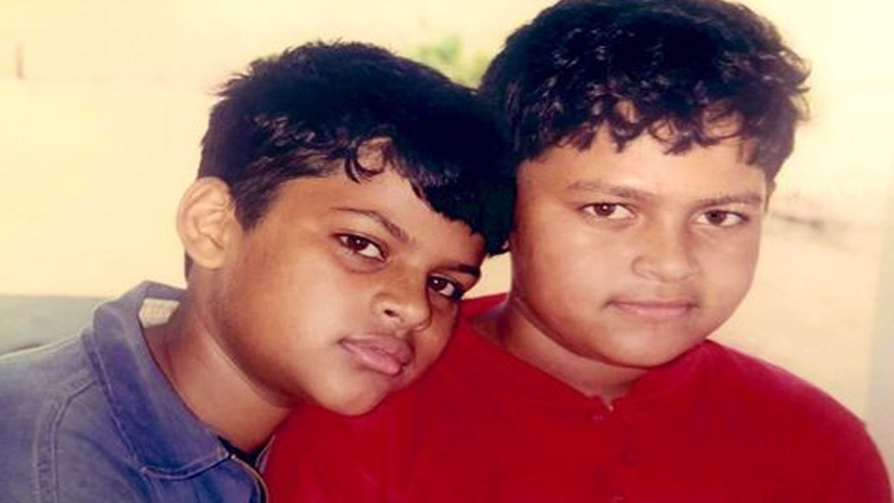 నెట్టింట్లో చక్కర్లు కొడుతున్న స్టార్ హీరోల చిన్ననాటి ఫోటో.. అందులో ఉన్న ఆ ఇద్దరూ ఎవరో గుర్తుపట్టండి..