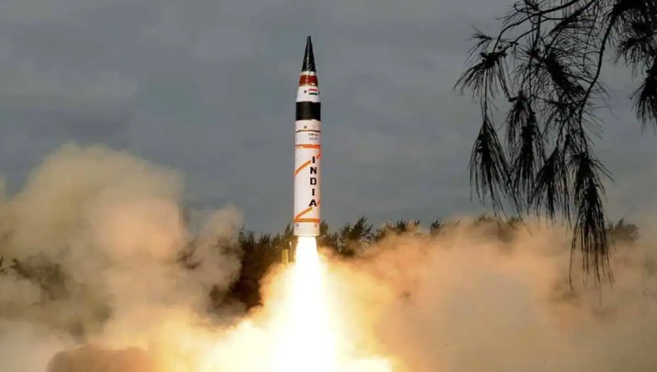 Agni-V Missile: భారత రక్షణ రంగం మరింత బలోపేతం.. విజయవంతగా అగ్ని-5 మిసైల్‌.. దీని ప్రత్యేకత ఏంటంటే..