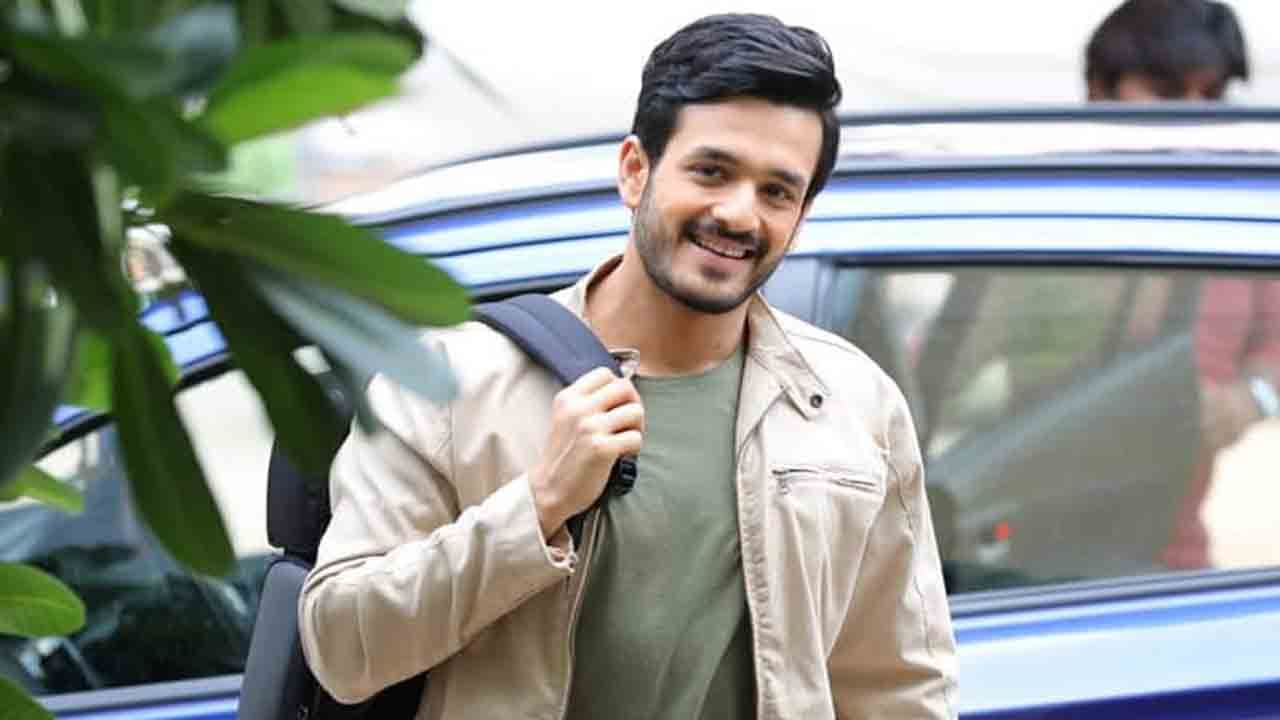 Akkineni Akhil: ఆడపిల్ల పుడుతుందని పేరు సహా గౌన్లు, సాక్స్ సహా అన్ని కొన్న నాగార్జున.. తీరా చూస్తే.. నికిత కాదు.. అఖిల్ పుట్టాడట..