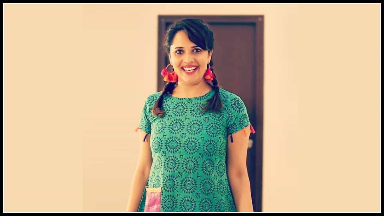 సోషల్ మీడియాలో  ఫోజులివ్వని ఫొటోలతో 'అనసూయ'