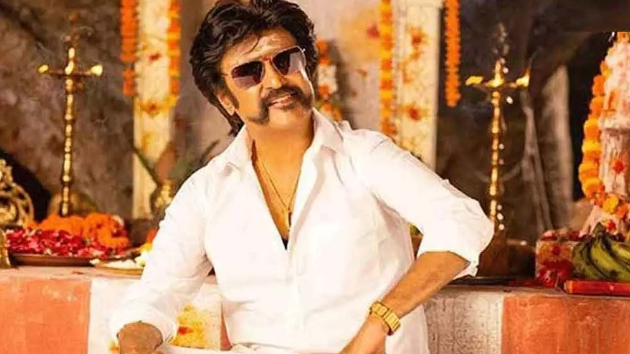 Rajinikanth Annaatthe Trailer: సూపర్ స్టార్ రజినీకాంత్ “అన్నాత్తే”.. అదిరిపోయిన ట్రైలర్..