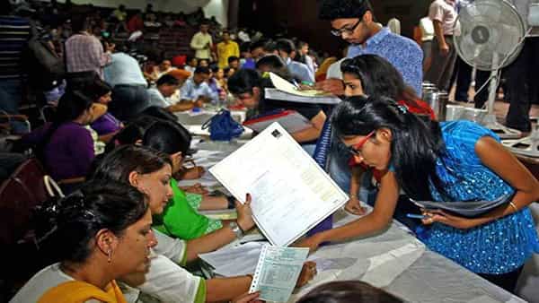 AP Engineering Counselling: ఏపీలో ఇంజనీరింగ్ కౌన్సెలింగ్ ఎప్పుడు ? తీవ్ర గందరగోళంలో స్టూడెంట్స్