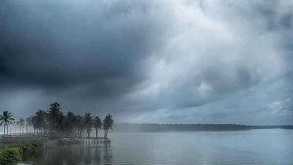 AP Weather Alert: బంగాళాఖాతంలో అల్పపీడనం.. రాగల మూడు రోజులు ఏపీకి భారీ వర్ష సూచన..