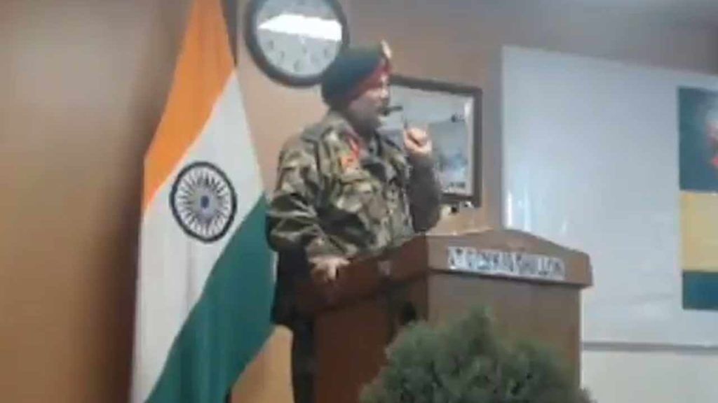 Jammu and Kashmir: కశ్మీర్లో రెచ్చిపోతున్న ఉగ్రమూకలు.. సంచలన కామెంట్స్ చేసిన ఆర్మీ అధికారి.. Jammu and Kashmir: కశ్మీర్లో రెచ్చిపోతున్న ఉగ్రమూకలు.. సంచలన కామెంట్స్ చేసిన ఆర్మీ అధికారి..