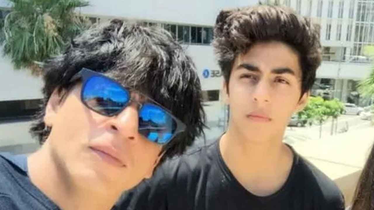 Aryan Khan: పేదలకు చేయూతనిస్తా.. తప్పుడు మార్గంలో నడవను.. షారుఖ్ కొడుకు ఆర్యన్ హామీ..