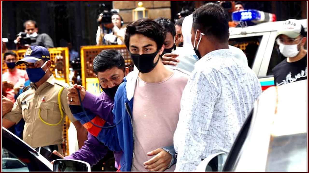 Aryan Khan Drug Case: తల్లిదండ్రుల ముందు ఏడ్చిన ఆర్యన్.. కొడుకుకు వీడియో కాల్ చేసిన గౌరీ, షారూఖ్ ఖాన్‌