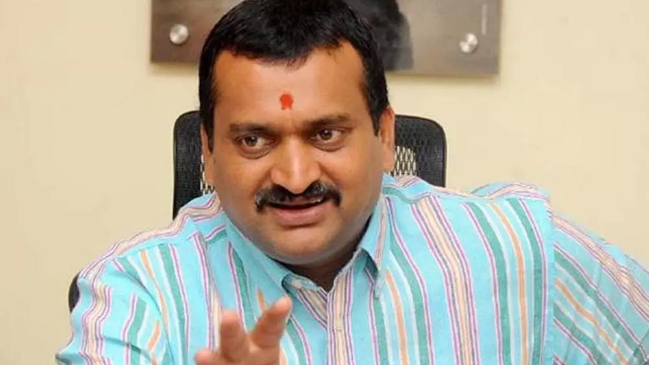 Coronavirus: Corona wants to leave Bandlaganesh .. Tweet that she has been infected with the pandemic for the third time ..