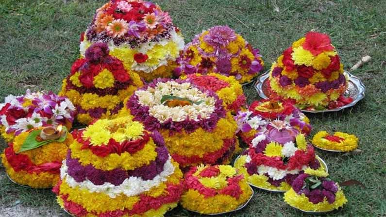 Bathukamma: తెలంగాణ అస్తిత్వానికి ప్రతీక బతుకమ్మ.. అమావాస్య రోజే ఎందుకు పూజిస్తారో తెలుసా..