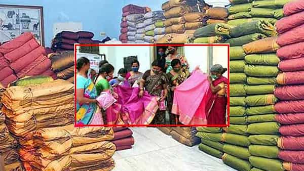 Bathukamma Sarees: ఆడపడుచులకు తెలంగాణ ప్రభుత్వ కానుక.. నేటి నుంచి బతుకమ్మ చీరల పంపిణీ