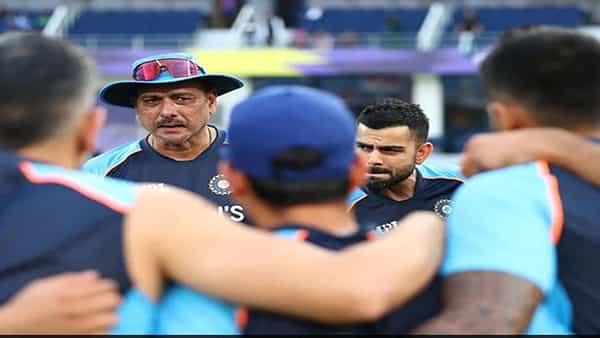 T20 World Cup 2021: ప్రాక్టిస్ సెషన్కు హాజరైన టీం ఇండియా.. ఆటగాళ్లకు దిశానిర్దేశం చేసిన కోచ్ రవి శాస్త్రి..