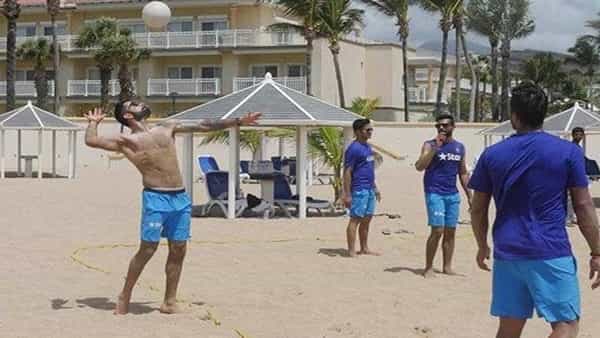 T20 World Cup 2021: టీం ఇండియా బీచ్ వాలీబాల్.. వైరల్గా మారిన వీడియో..