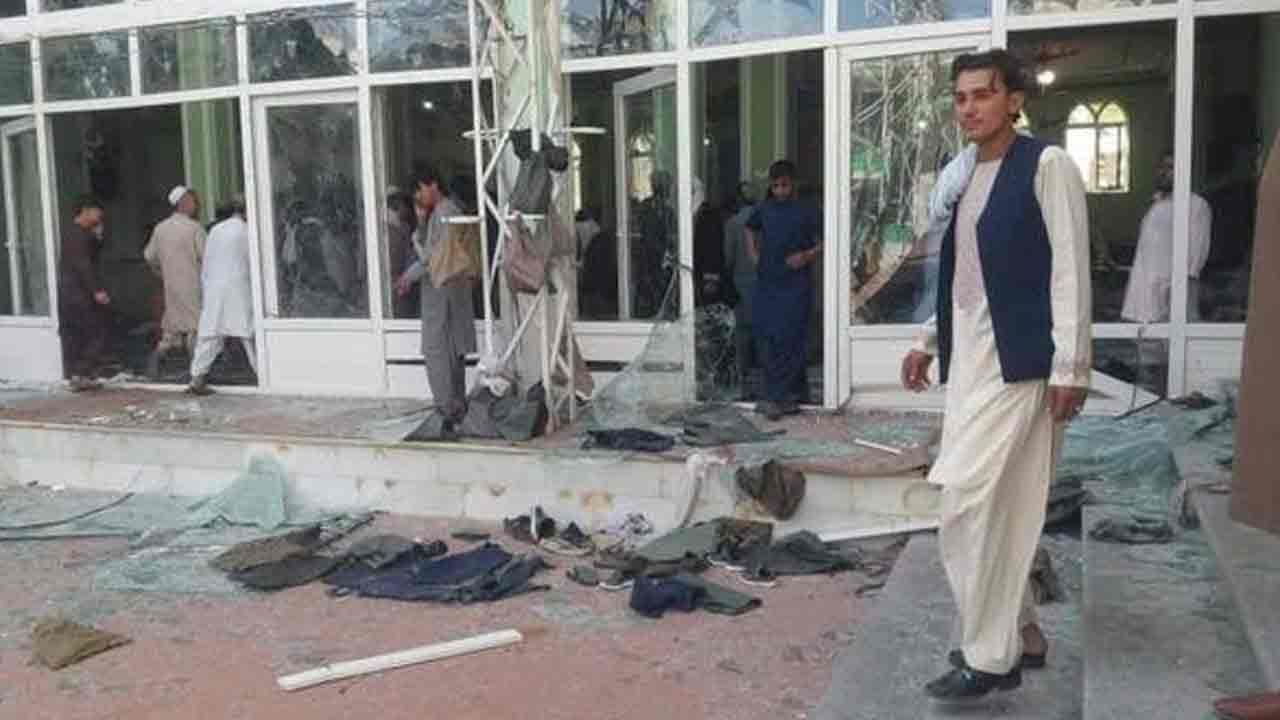 Afghanistan Blast : శుక్రవారం ప్రార్థనల వేళ దద్ధరిల్లిన మసీదు.. 32మంది మృతి, 53 మందికి తీవ్ర గాయాలు