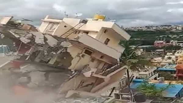 Viral Video: బెంగుళూరులో నాలుగు అంతస్తుల భవనాన్ని కూల్చేసిన అధికారులు.. ఎందుకు పడగొట్టారంటే..