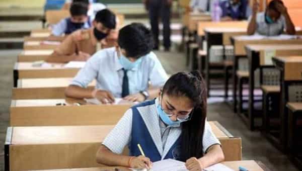 Omicron: ఒమిక్రాన్ భయాలు.. పరీక్షల నిర్వహణపై కల్కత్తా యూనివర్సిటీ కీలక నిర్ణయం