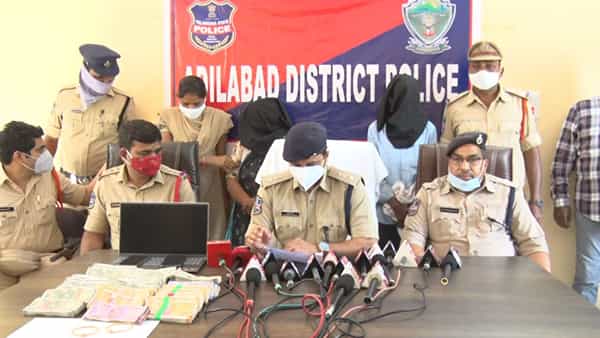 Telangana Crime: ‘ఇంద్ర’ మూవీ సీన్ను తలదన్నేలా ఘరనా మోసం.. విషయం తెలిసి షాక్ అయిన పోలీసులు..