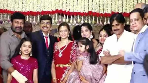 Chiranjeevi-Pawan Kalyan: వివాహవేడుకలో సందడి చేసిన అన్నదమ్ములు చిరు పవన్లు