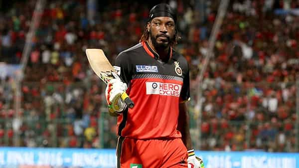 IPL 2021: క్రిస్ గేల్కి ఏమైంది.. ఎందుకు విఫలమవుతున్నాడు.. మాజీ ఆటగాళ్లు ఏం చెబుతున్నారు..