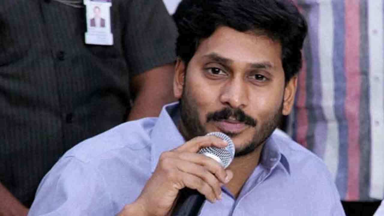 AP CM Jagan Aasara: ఏపీలో ఆడపడుచులకు ఆసరా వారోత్సవాల పేరుతో మరో దసరా పండుగ తెచ్చిన జగన్ సర్కారు