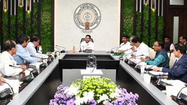 AP Education: ఉన్నత విద్యపై సీఎం వైయస్ జగన్ సమీక్ష.. యూనివర్సిటీల్లో టీచింగ్ స్టాప్ భర్తీకి గ్రీన్ సిగ్నల్