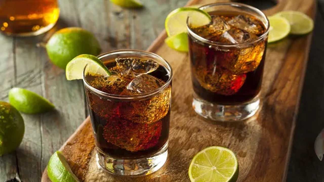 Cool Drinks: అధికంగా కూల్ డ్రింక్స్ తాగుతున్నారా? అయితే మీరు ఆ ముప్పు కొనితెచ్చుకున్నట్టే.. ఎలాగో తెలుసా?